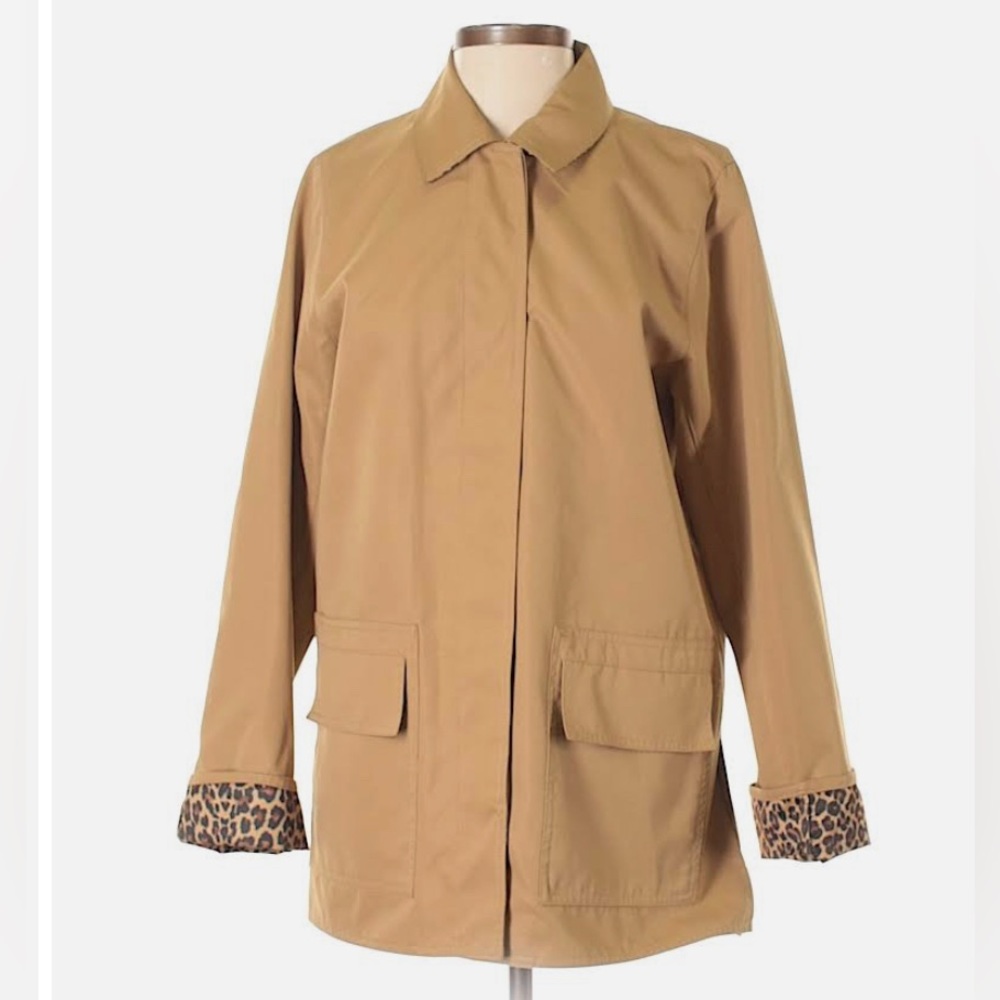 DENNIS BASSO MICROFIBER Mid-LENGTH JACKET WITH LEOPARD PRINT LINING
SIZE Medium
